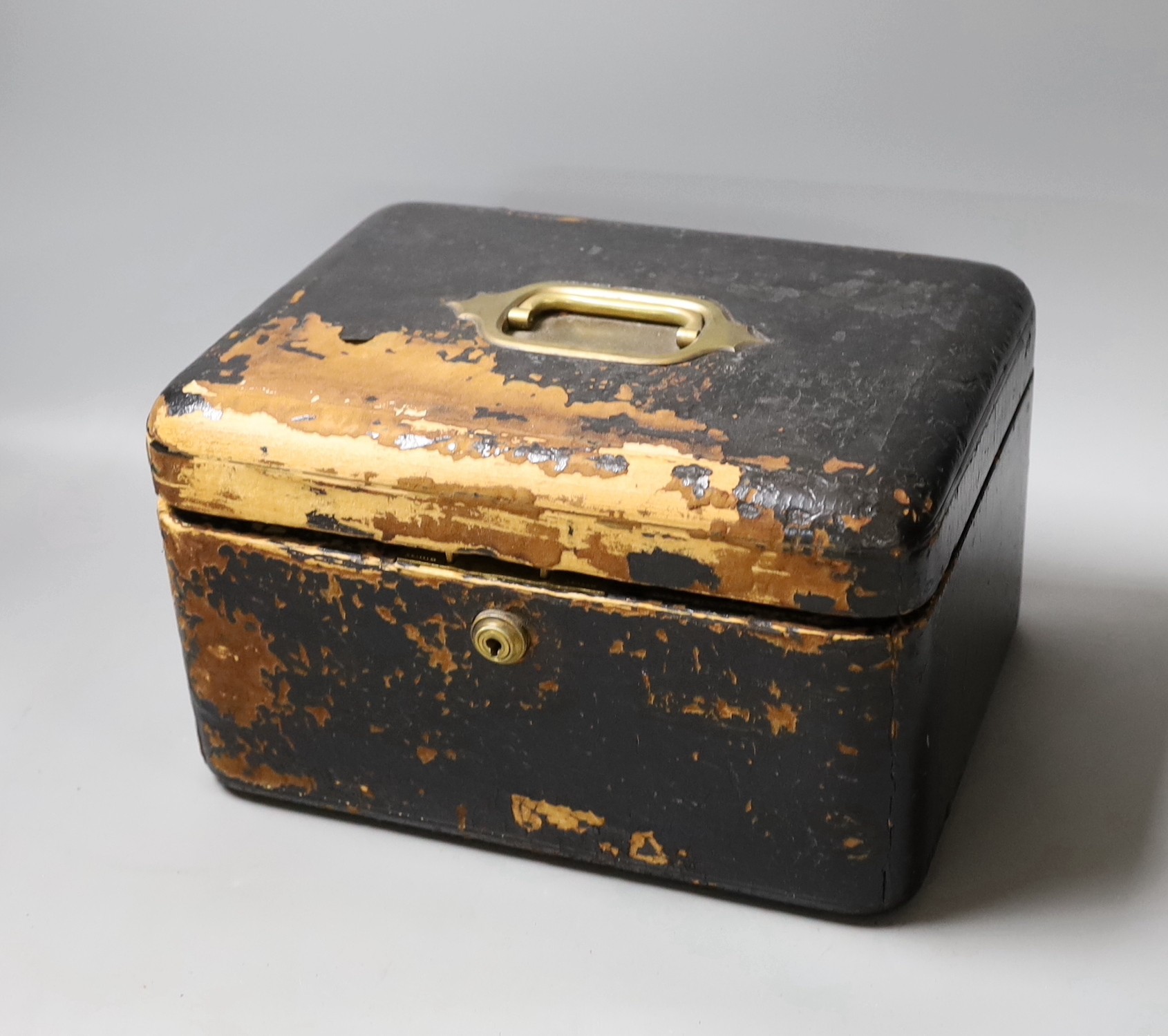 Mixed costume jewellery, cased.